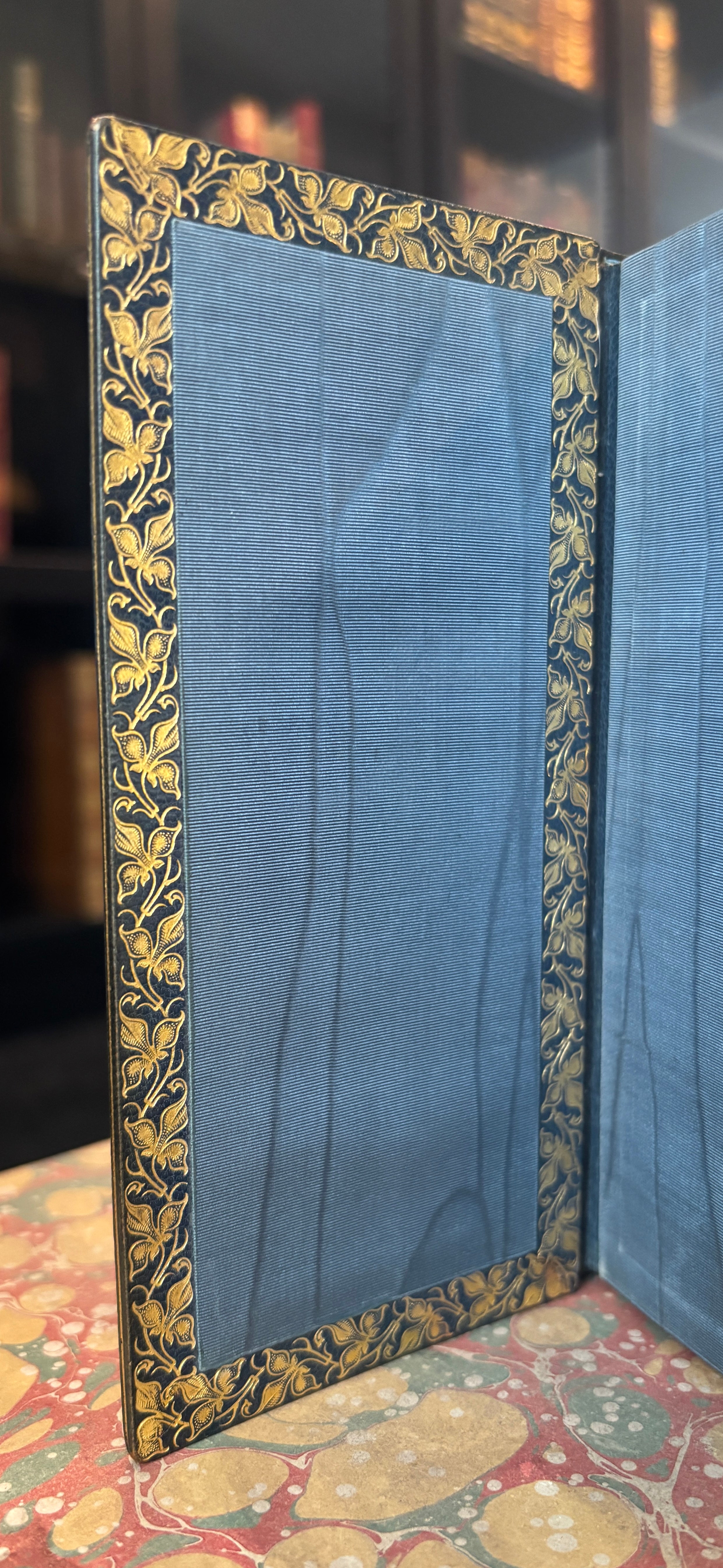 Gruel Paris Binding