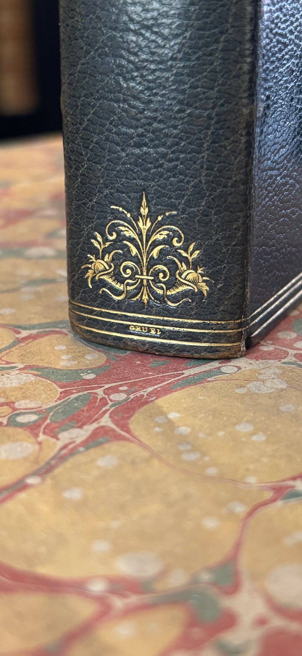Gruel Paris Binding