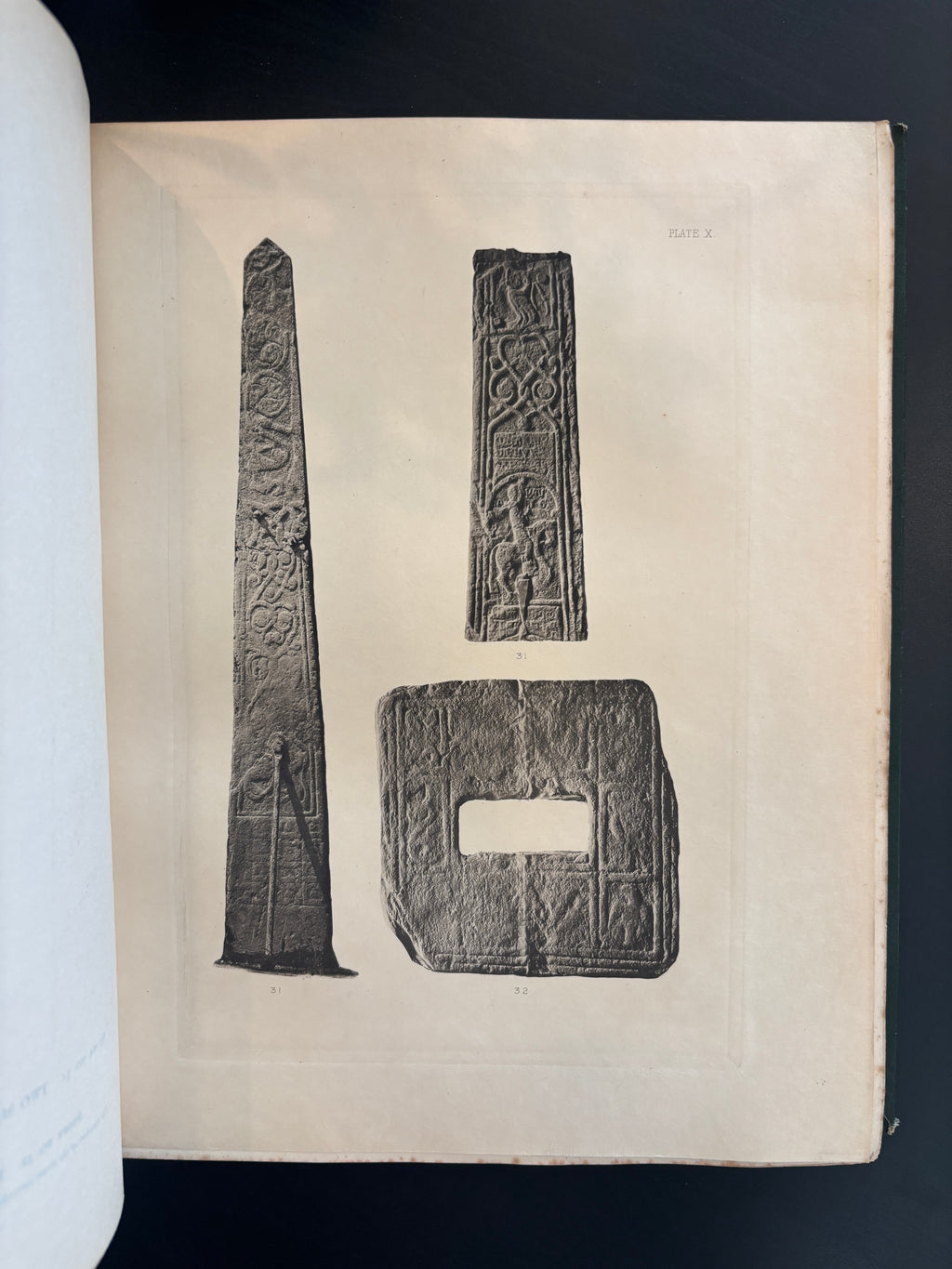 The Carved Stones Of Islay Robert C. Graham
